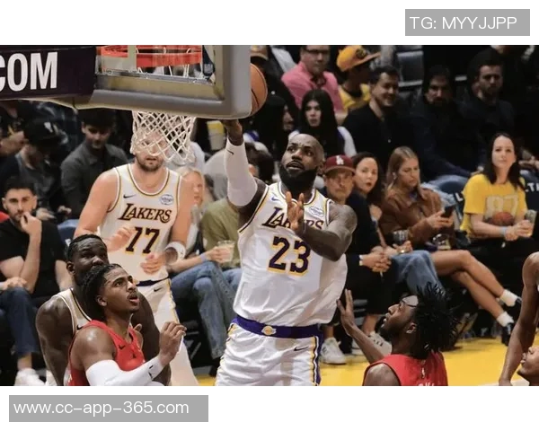 总助攻历史第二的传奇前锋41岁仍能砍下26分10助攻令人怀念辉煌岁月